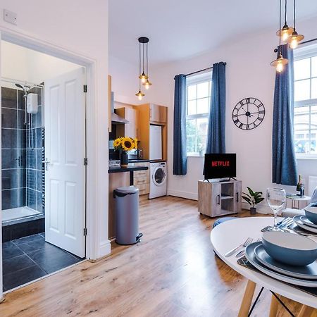 Bright 1-Bed Apartment In Chester By 53 Degrees Property, Ideal For Professionals & Couples, Great Location - Sleeps 4 Exterior foto