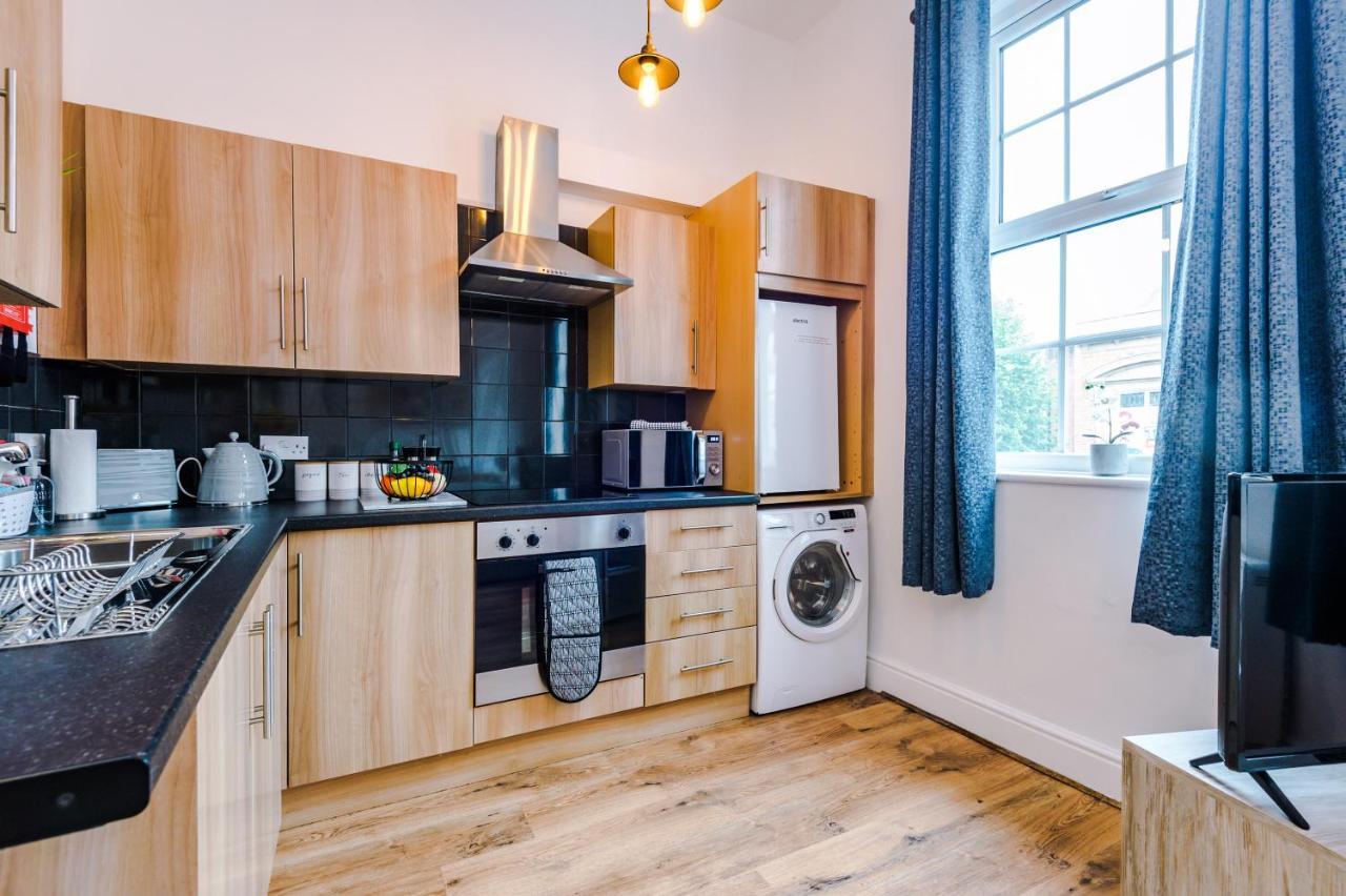 Bright 1-Bed Apartment In Chester By 53 Degrees Property, Ideal For Professionals & Couples, Great Location - Sleeps 4 Exterior foto