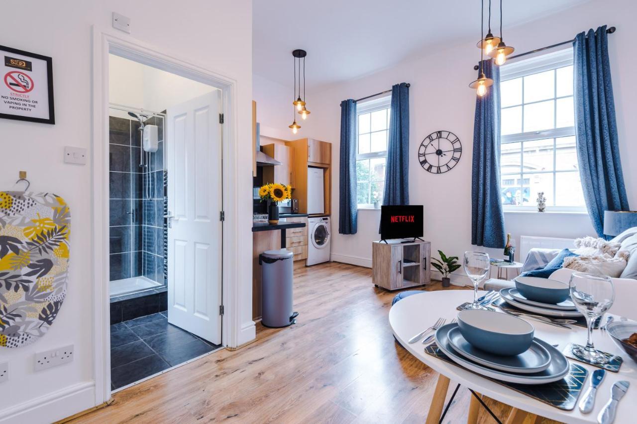 Bright 1-Bed Apartment In Chester By 53 Degrees Property, Ideal For Professionals & Couples, Great Location - Sleeps 4 Exterior foto